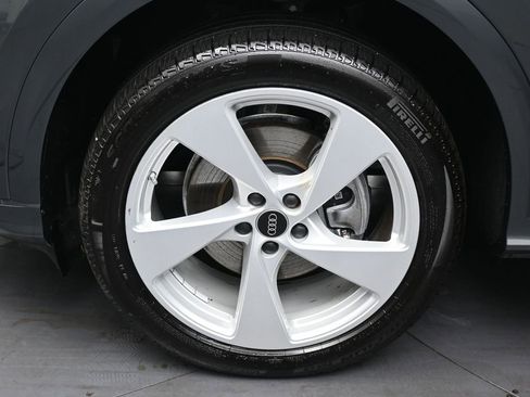 Used 2025 Audi Q5 Premium Plus w/ Premium Plus AWD/4WD image 36