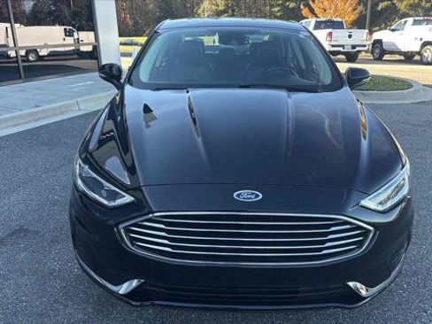 Used 2020 Ford Fusion SEL image 2