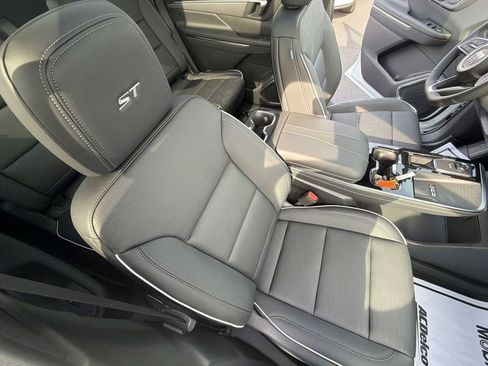 New 2026 Buick Enclave Sport Touring w/ Power Package FWD image 24