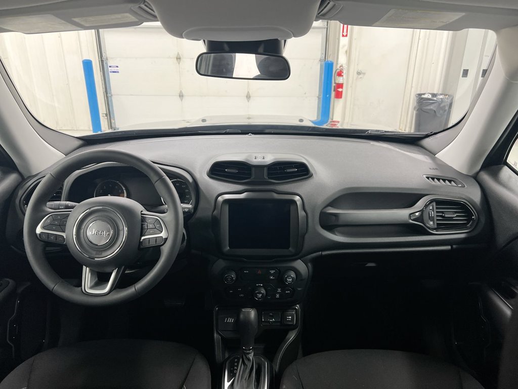 Used 2023 Jeep Renegade Altitude AWD/4WD image 10