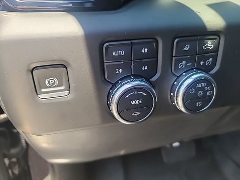 Used 2023 GMC Sierra 1500 Denali w/ Technology Package AWD/4WD image 18