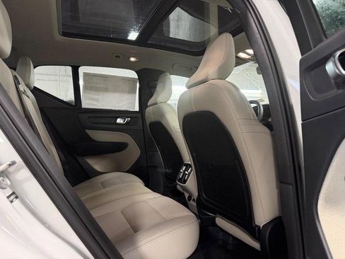 New 2026 Volvo XC40 B5 Ultra w/ Climate Package image 4