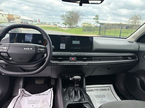 Used 2025 Kia K4 LXS image 14