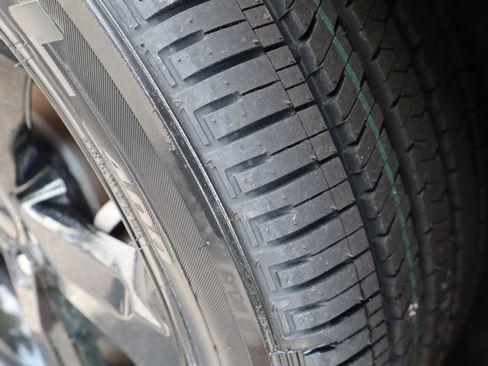 Used 2023 Jeep Grand Cherokee Altitude RWD image 11