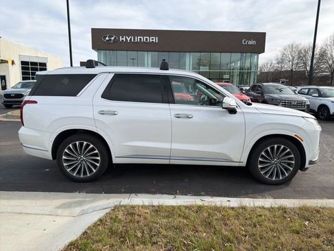 Used 2024 Hyundai Palisade Calligraphy image 9