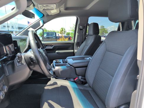 Used 2025 Chevrolet Silverado 2500 LT w/ Convenience Package AWD/4WD image 13