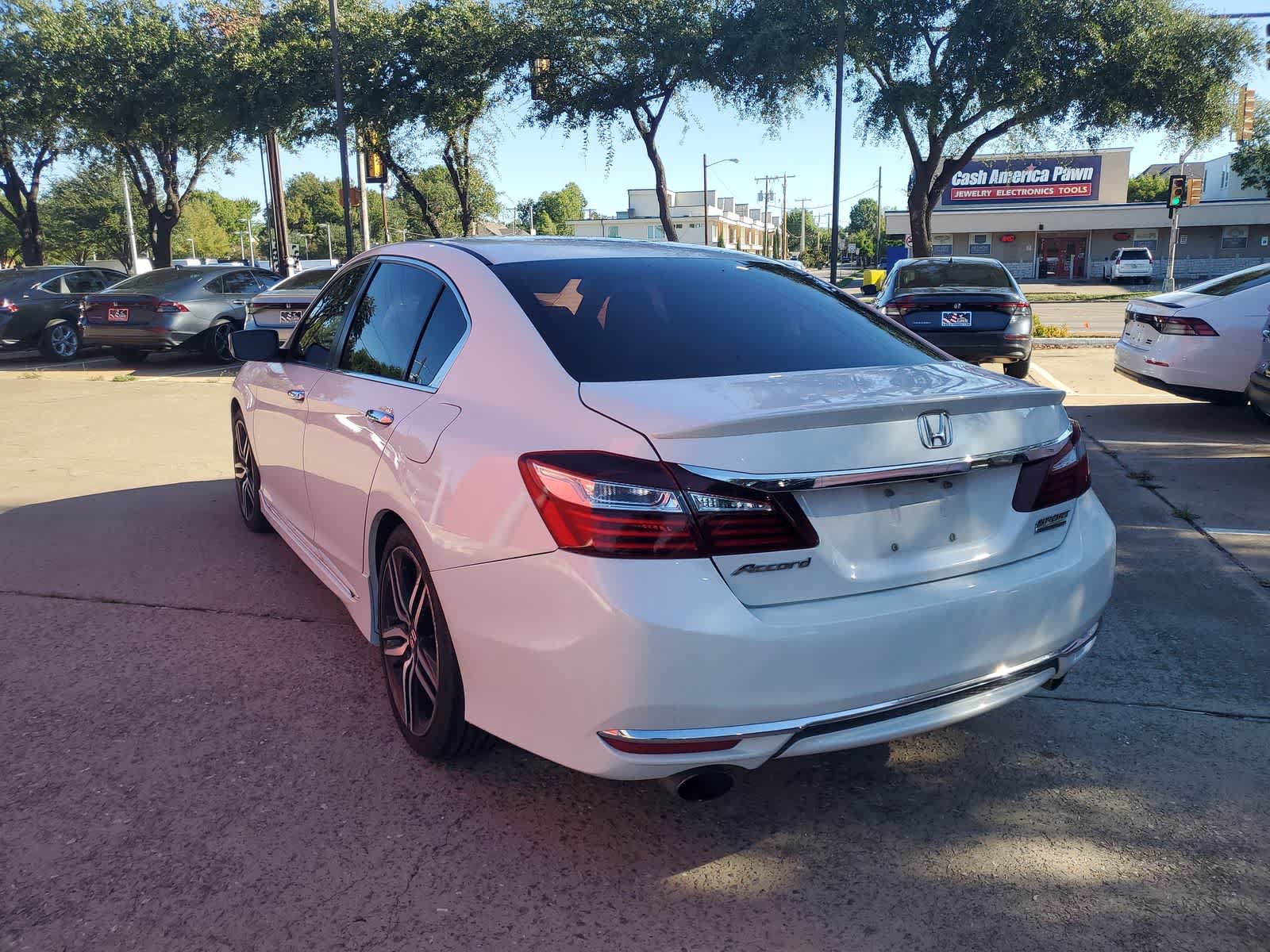 Used 2017 Honda Accord Sport Special Edition image 4