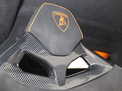 Used 2023 Lamborghini Huracan Tecnica image 14