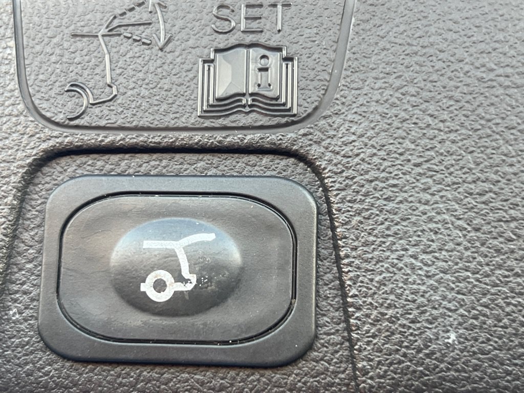 Used 2016 Ford C-MAX SEL w/ Equipment Group 302A FWD image 24