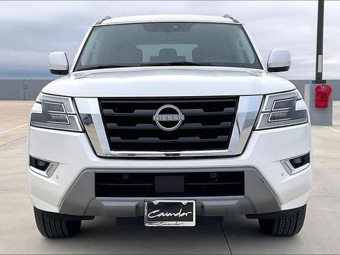 Used 2023 Nissan Armada SV image 3