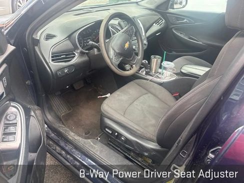 Used 2017 Chevrolet Malibu LT FWD image 10