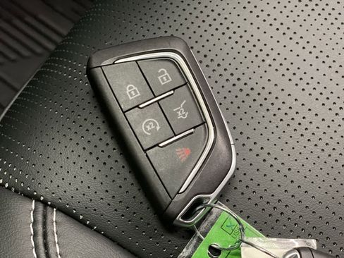 Used 2024 Cadillac Lyriq Luxury w/ LPO, Floor Liner Package AWD/4WD image 28