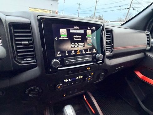 Used 2024 Nissan Frontier PRO-4X w/ Technology Package image 21