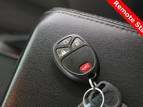 Used 2016 Chevrolet Traverse LT w/ Style and Technology Package image 3