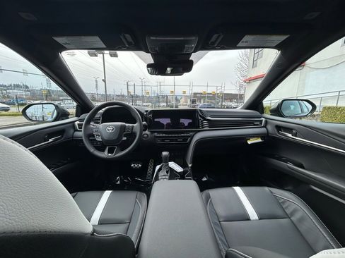 New 2026 Toyota Camry Hybrid image 17