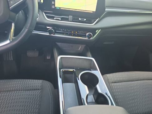 Used 2025 Chevrolet Equinox LT w/ Safety and Technology Package FWD image 13