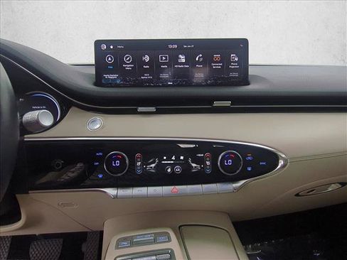 Used 2023 Genesis GV70 2.5T w/ Select Package AWD/4WD image 15