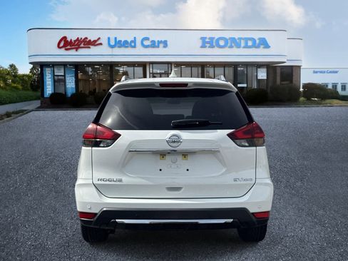 Used 2020 Nissan Rogue SV image 4