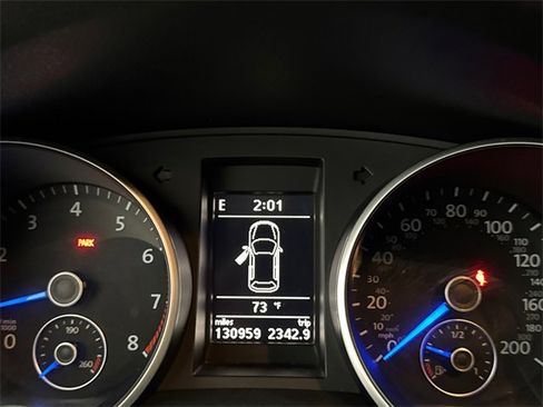 Used 2012 Volkswagen Golf R 4-Door image 12