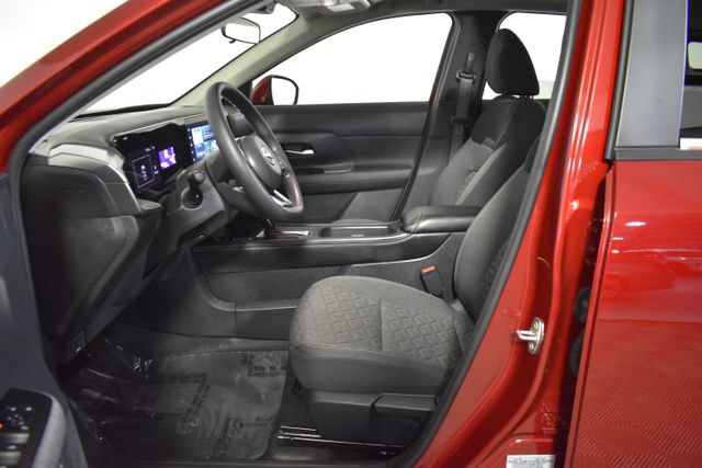 Certified 2025 Nissan Kicks SV w/ SV Premium Package AWD/4WD image 11