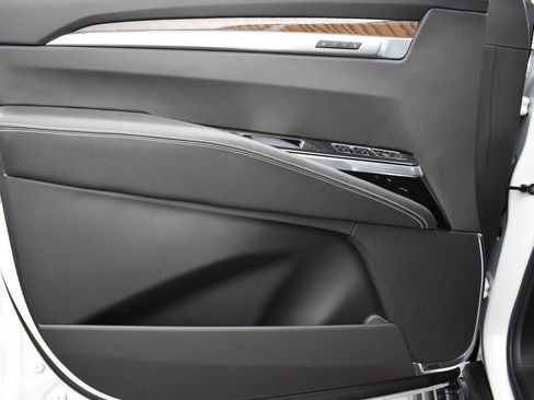 Certified 2025 Cadillac Escalade Sport Platinum image 9