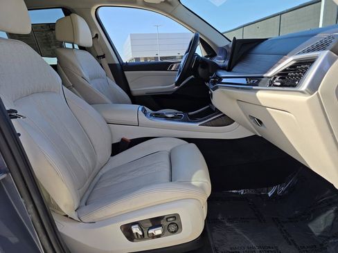 Used 2024 BMW X7 xDrive40i w/ Executive Package image 29