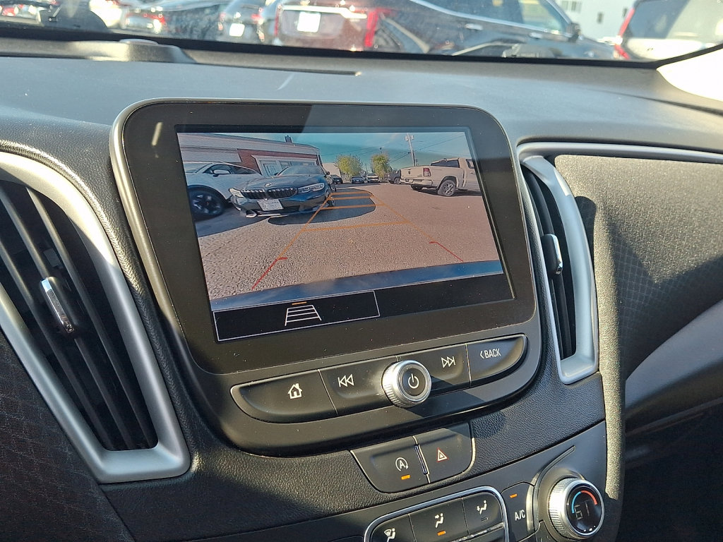 Used 2024 Chevrolet Malibu LT FWD image 31