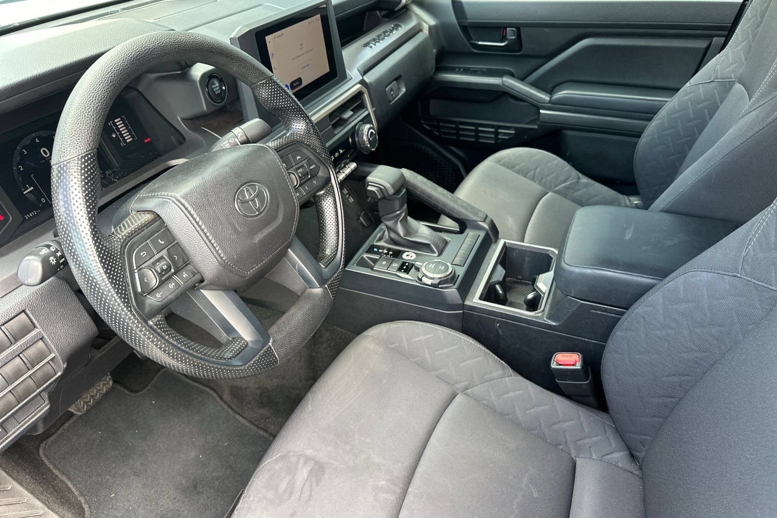 Used 2025 Toyota Tacoma SR5 AWD/4WD image 10