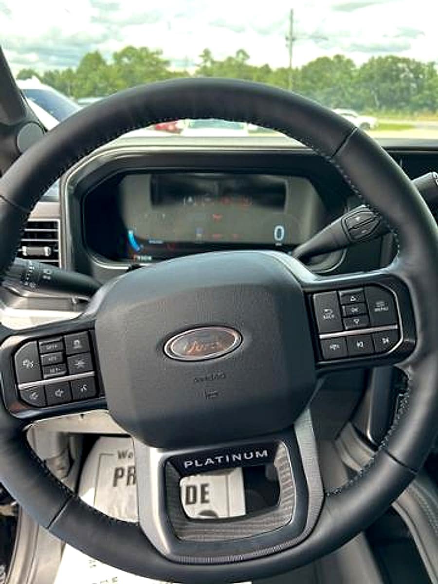 New 2025 Ford F250 Platinum AWD/4WD image 22
