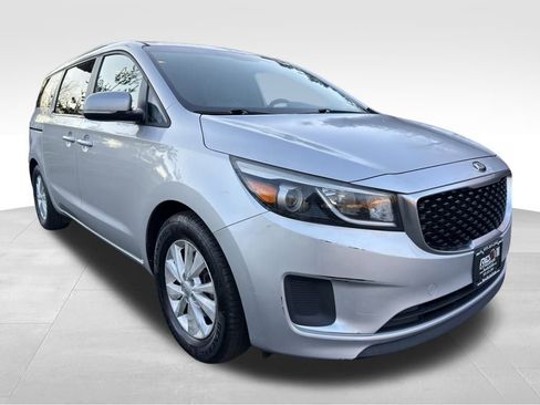Used 2016 Kia Sedona LX w/ LX Convenience Package image 8
