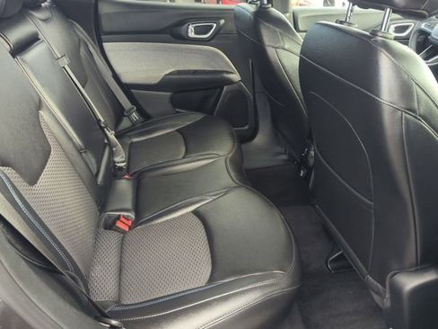 Used 2024 Jeep Compass Latitude image 32