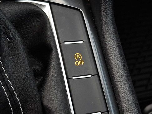 Certified 2022 Volkswagen Tiguan SE AWD/4WD image 23