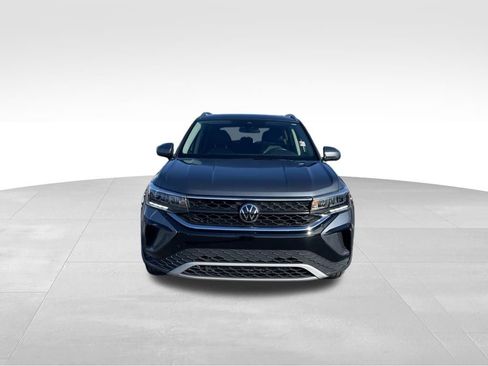 Used 2024 Volkswagen Taos SE image 8