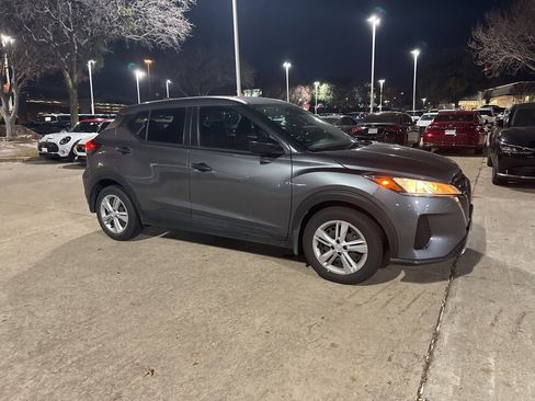 Certified 2021 Nissan Kicks S image 1