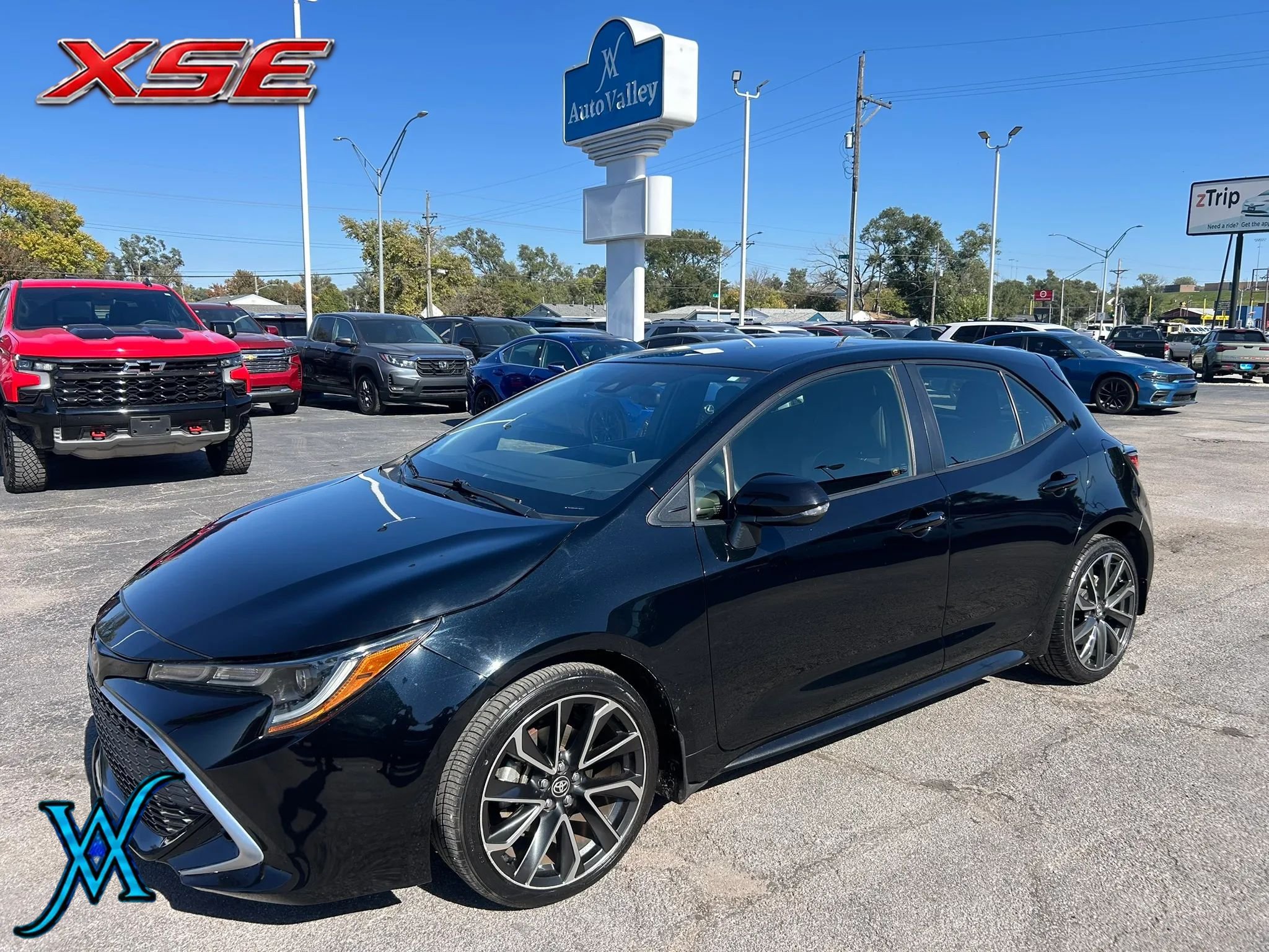 Used 2021 Toyota Corolla XSE FWD image 3