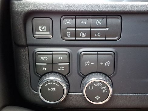 New 2026 Chevrolet Suburban LS AWD/4WD image 15