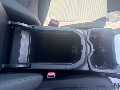Used 2023 Toyota RAV4 LE AWD/4WD image 8