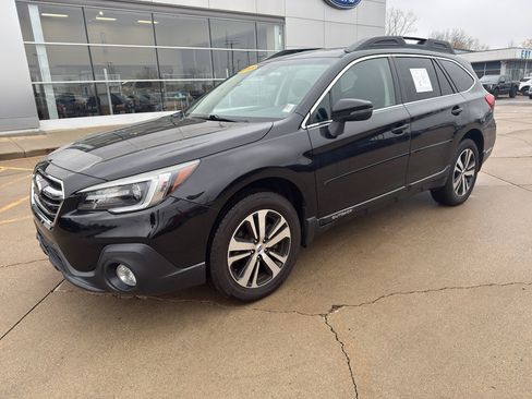 Used 2018 Subaru Outback 2.5i Limited image 1