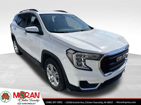 Certified 2023 GMC Terrain SLE w/ Driver Convenience Package FWD image 2