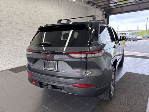 Used 2022 Jeep Grand Cherokee Trailhawk w/ ADV Protech Group II AWD/4WD image 7
