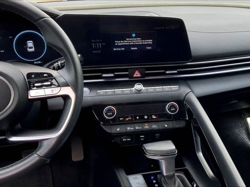 Used 2024 Hyundai Elantra SEL w/ Convenience Package image 6