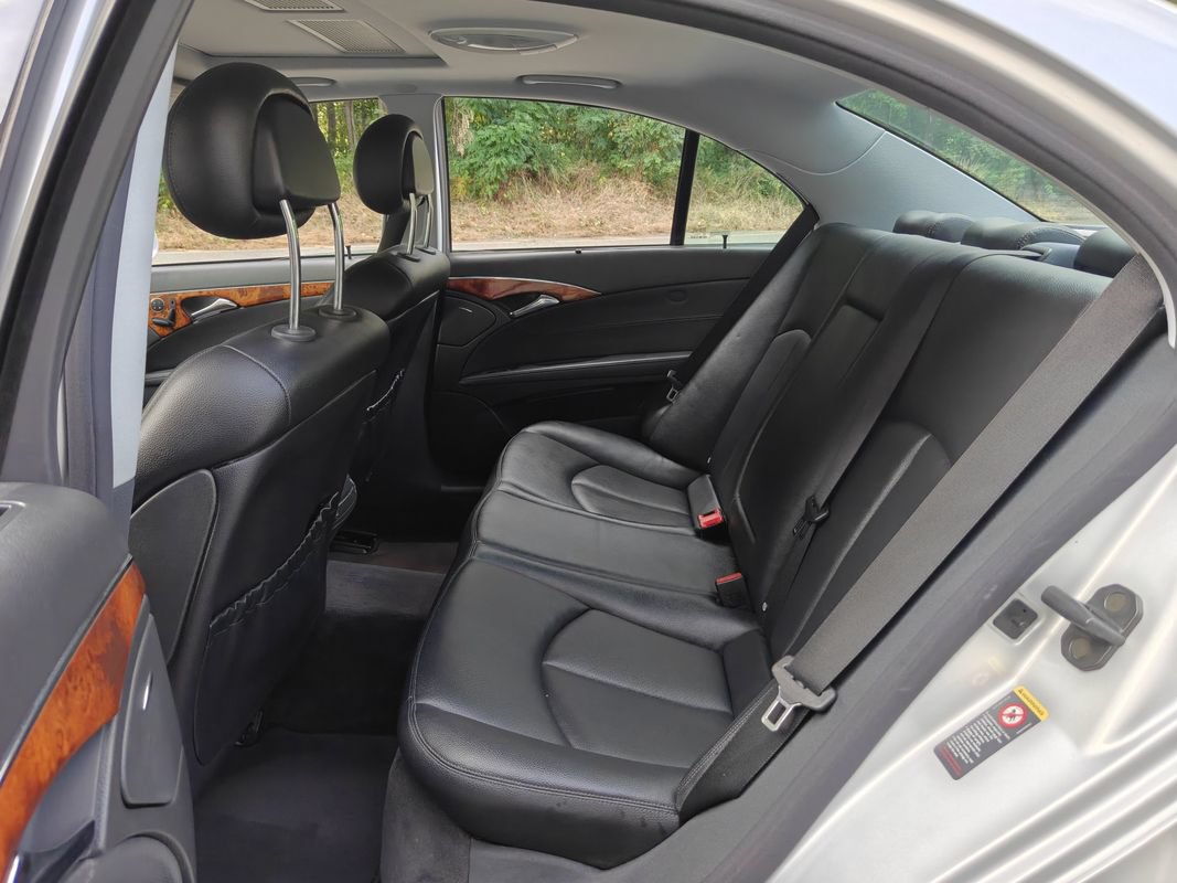 Used 2005 Mercedes-Benz E 320 Sedan image 20