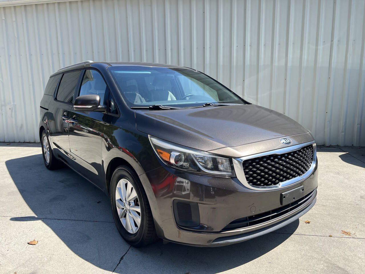 Used 2016 Kia Sedona LX w/ LX Convenience Package FWD image 1