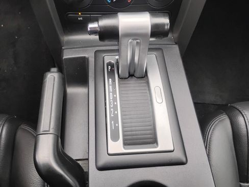 Used 2006 Ford Mustang GT Premium RWD image 18