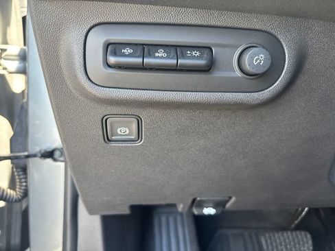 Used 2024 GMC Terrain Denali w/ Denali Premium Package AWD/4WD image 32