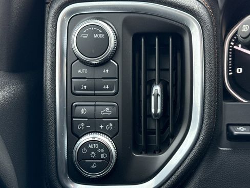 Used 2020 GMC Sierra 2500 AT4 w/ Technology Package image 32