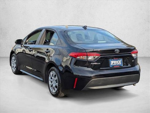 Used 2025 Toyota Corolla LE image 8