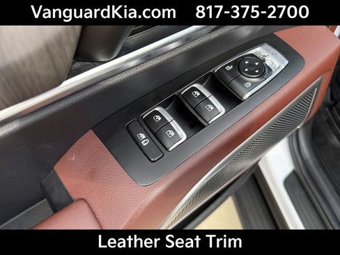 Certified 2024 Kia Telluride EX w/ EX Captain's Chair Package FWD image 17