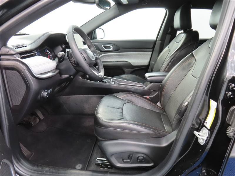 Used 2023 Jeep Compass Latitude AWD/4WD image 17