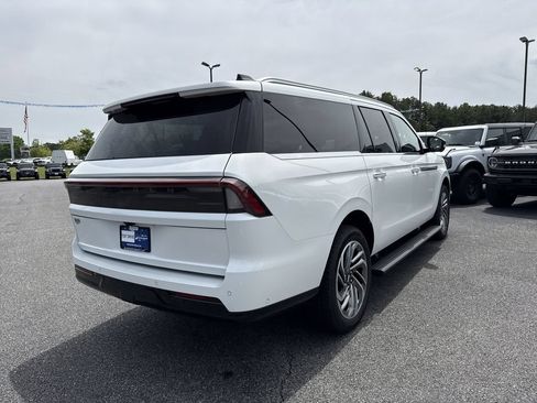 Used 2025 Lincoln Navigator L Reserve AWD/4WD image 7